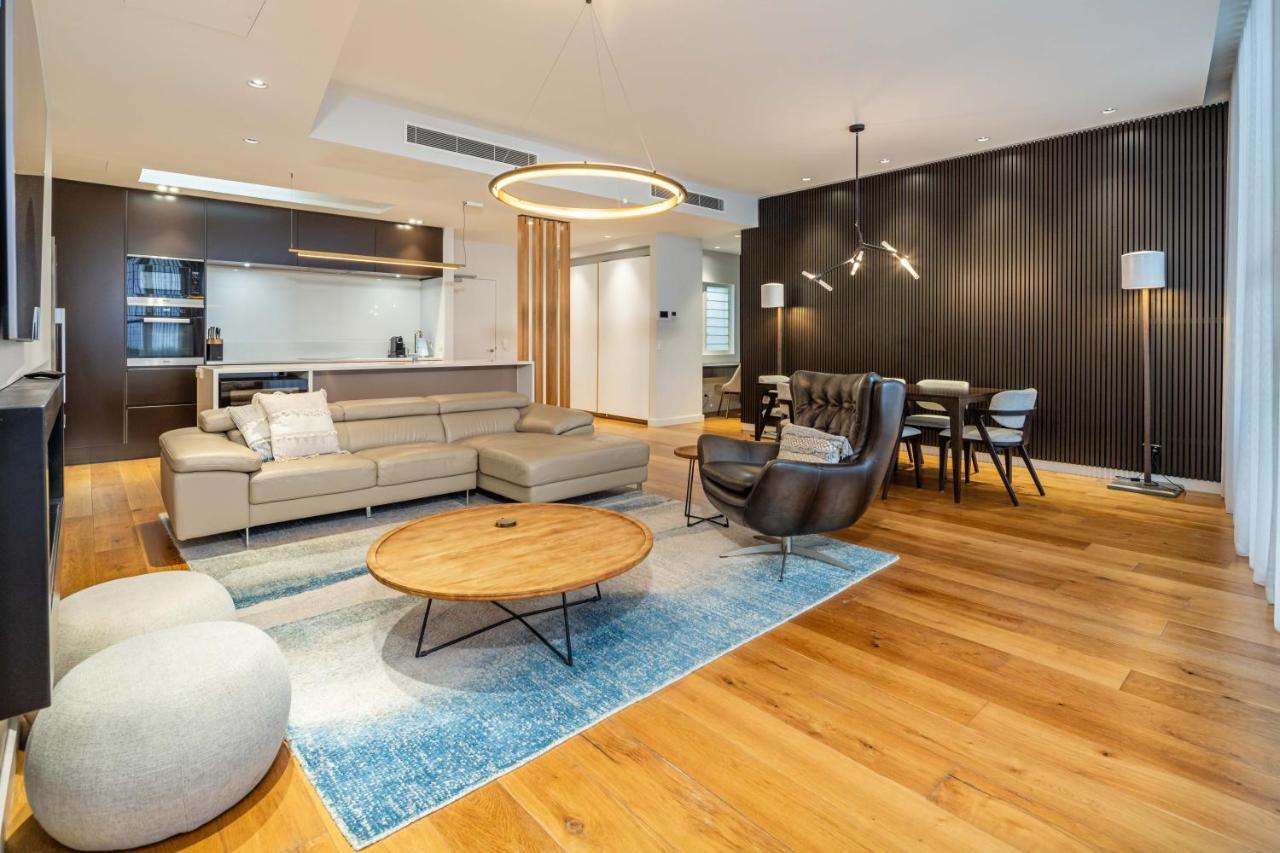 바테만스베이 Penthouse On The Promenade 아파트 외부 사진